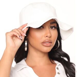 Fashion Nova Classic White Bucket Hat